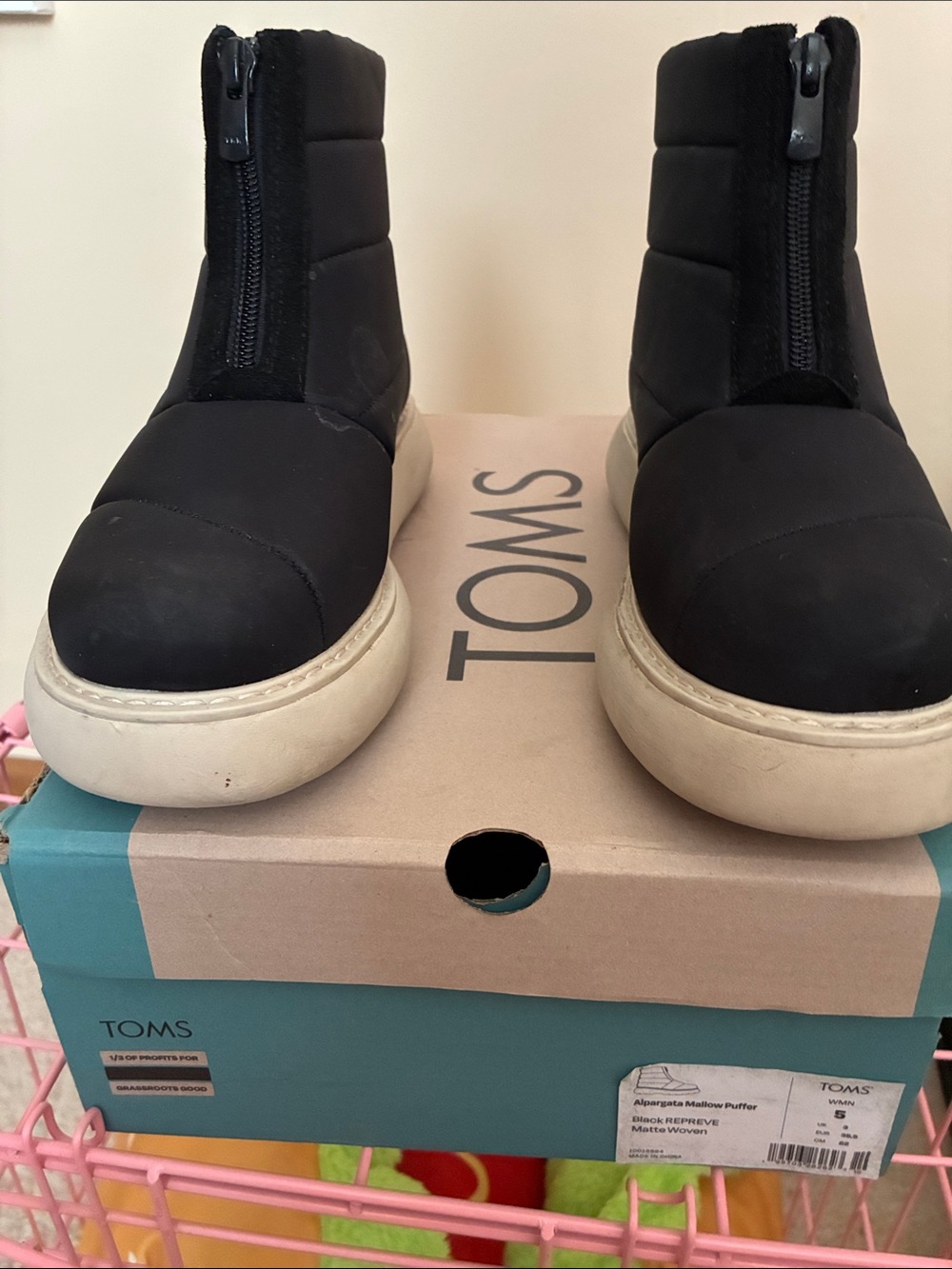 TOMS Black Front-Zip Puffer Sneakers with Cream Soles
